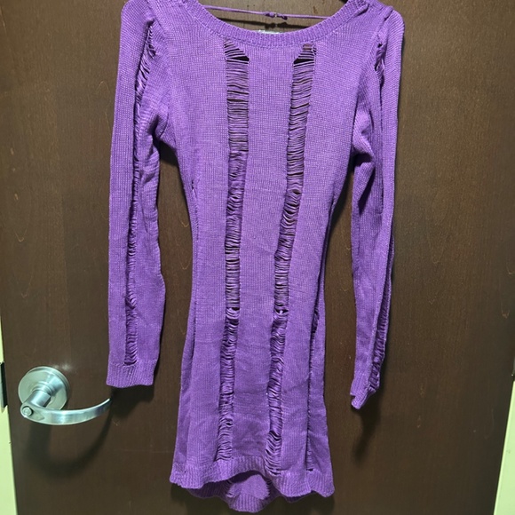 Dresses/jumpsuits/windbreaker also have more stuff - Picture 5 of 9